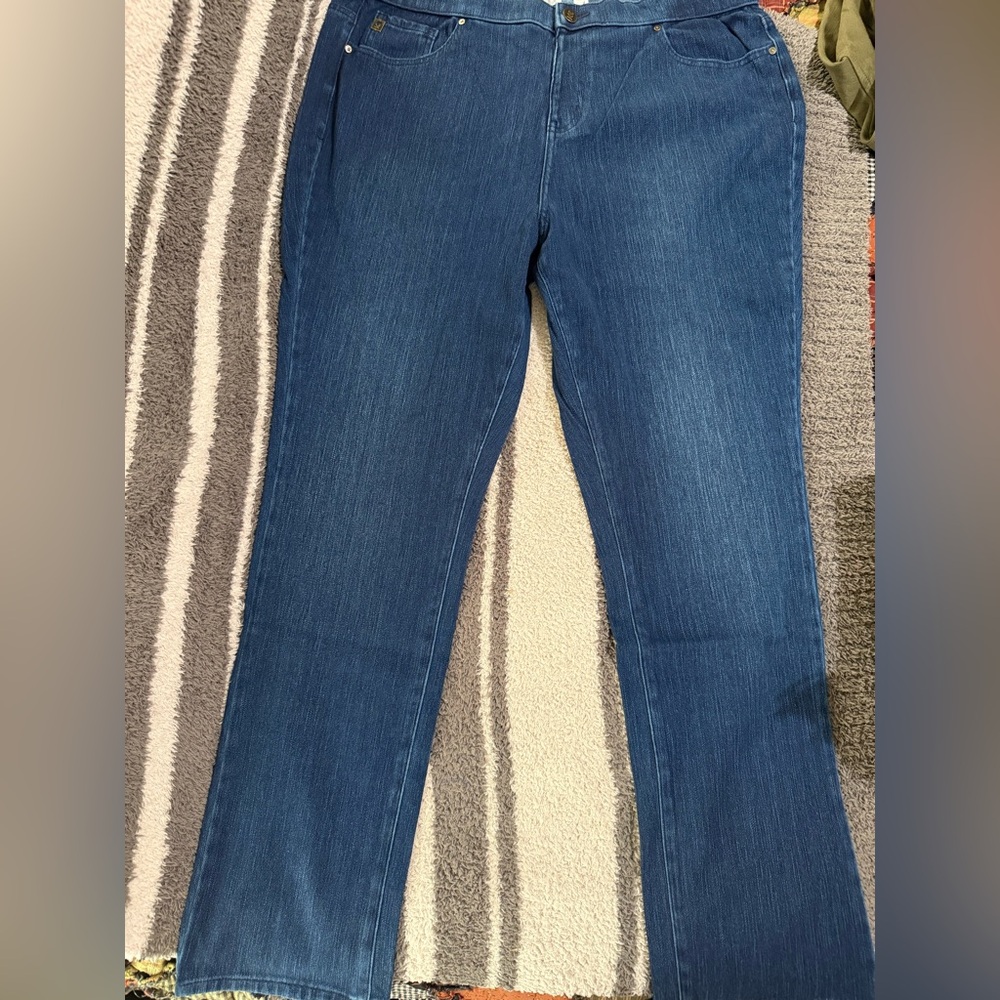 NWOT Belle by Kim Gravel Tall Flexibelle Rollabelle Jeans
SIZE:20W/TALL